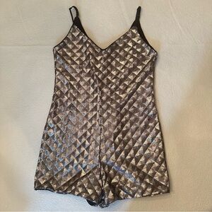 June & Hudson Silver Sequin Quilted Romper V-neck S